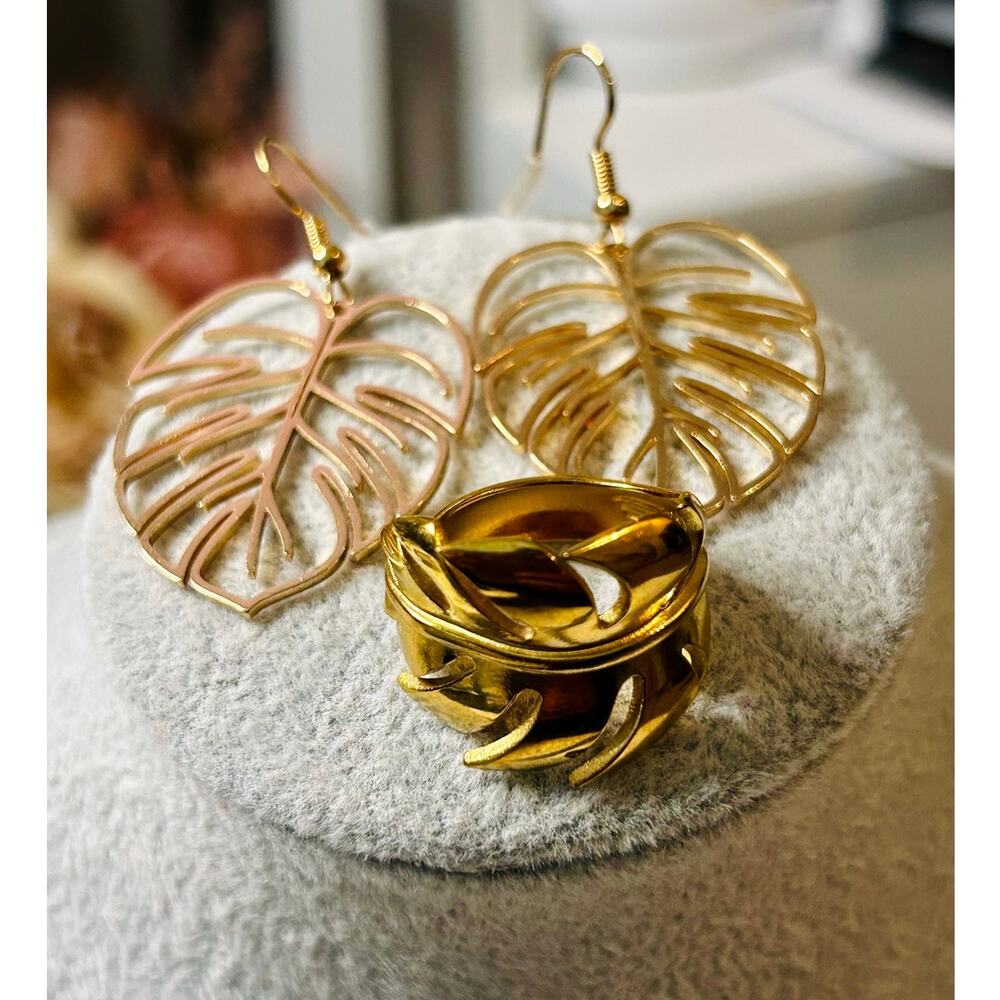Monstera Leaf Jewelry Set 🌿 Gold Earrings + Ring Size 7